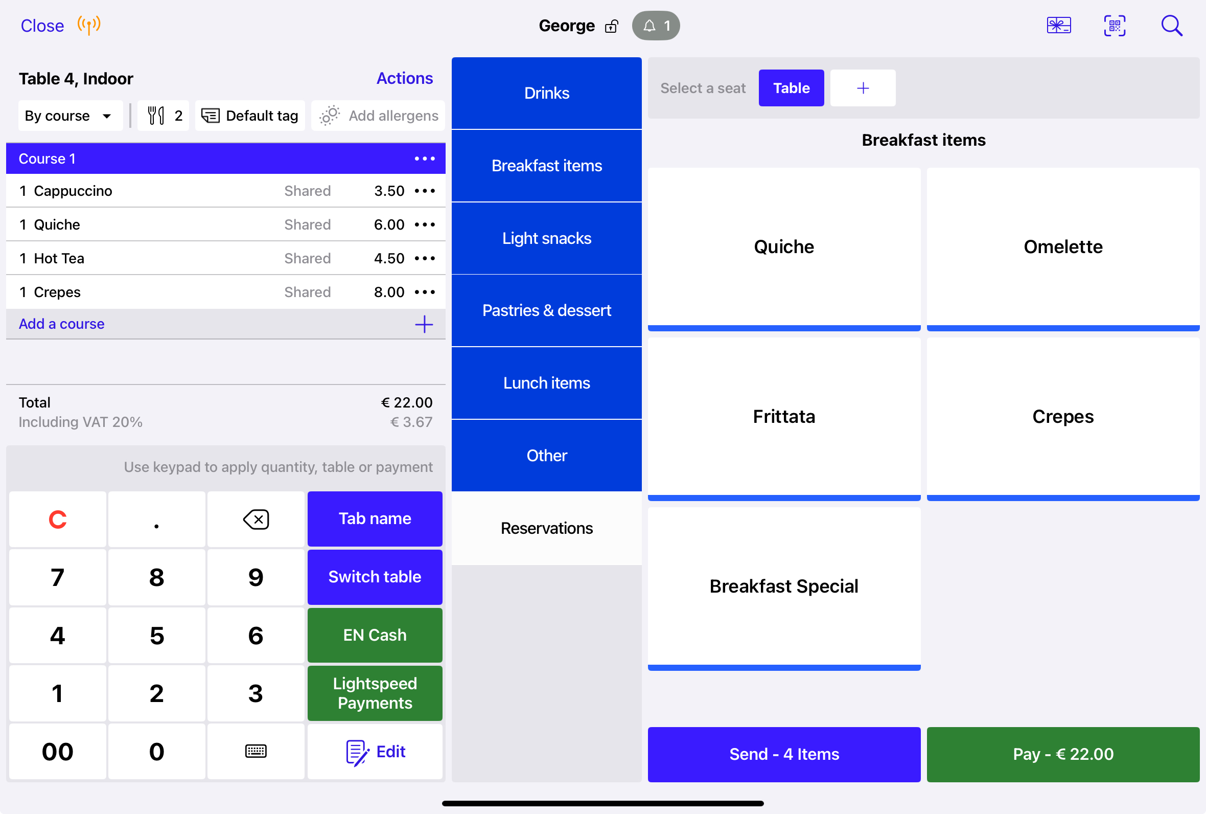 Interface Lightspeed Restaurant sur iPad : prise de commande par cours (« By course ») et par siège en service à table, avec le bouton d'envoi en cuisine